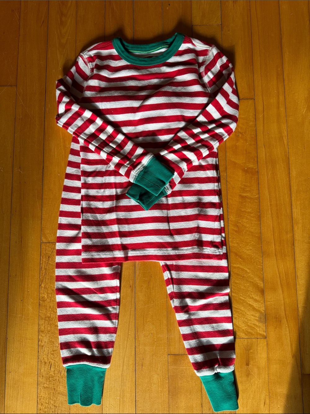 Crewcuts Kids Red and White Striped Pajama Set with Green Trim, size 5